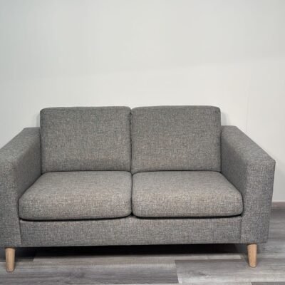 2 istuttava sohva - Ilmainen toimitus