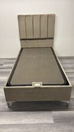 Yhden hengen sängyn runko + pääty (ei patjaa) säilytystilalla 🚚🚚🚚 Ilmainen toimitus 🚚🚚🚚 - Görsel 3